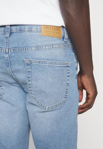 Прямые джинсы