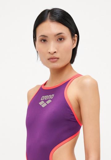 Слитный купальник