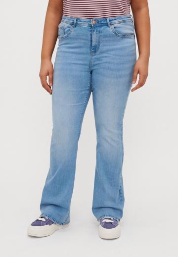 Клешеные джинсы