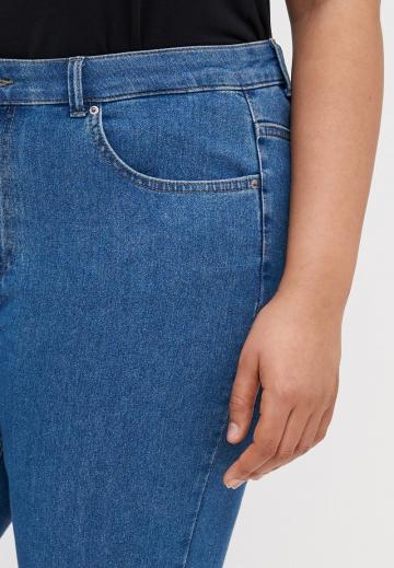 Узкие джинсы