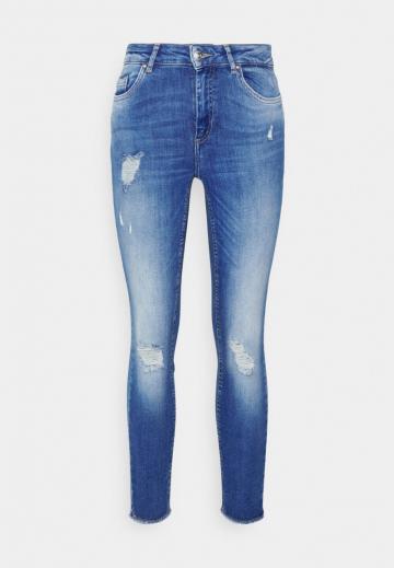 Короткие джинсы