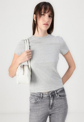 Узкие джинсы