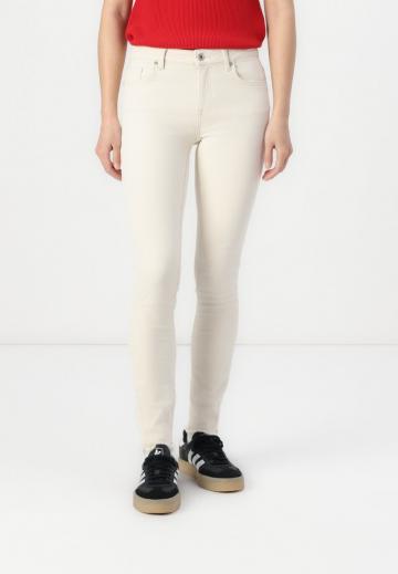 Короткие джинсы