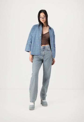 Свободные джинсы