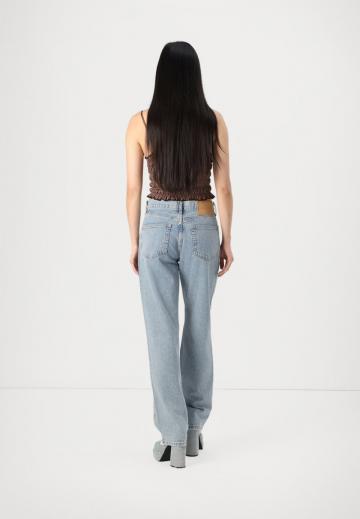 Свободные джинсы