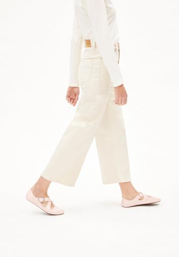 Короткие джинсы