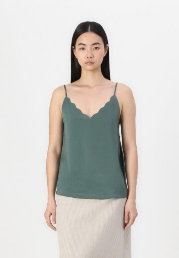 Топ на бретельках