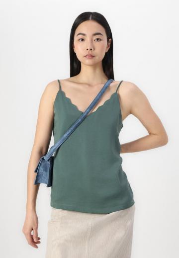 Топ на бретельках