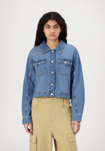 Джинсовая куртка