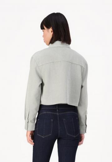 Куртка с накладнымит карманами