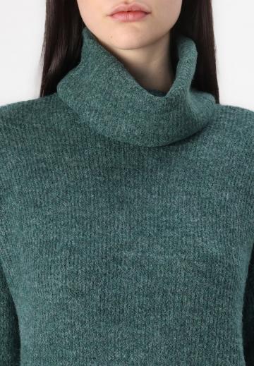 Вязаное платье