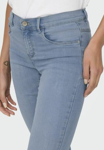 Узкие джинсы