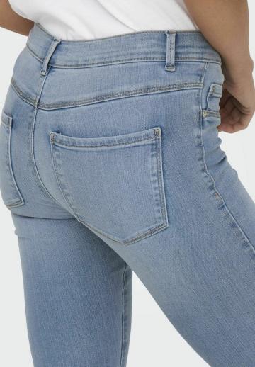 Узкие джинсы