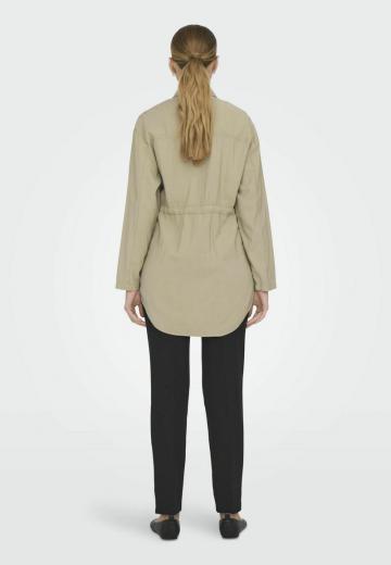 Куртка с накладнымит карманами