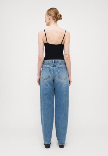 Прямые джинсы