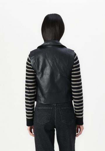 Короткая куртка