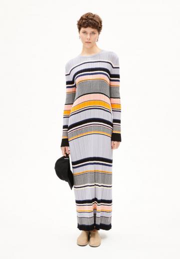 Вязаное платье