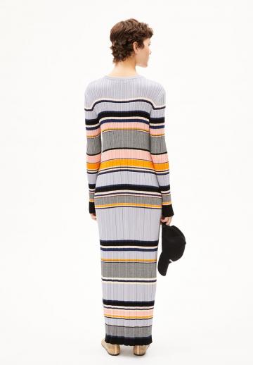 Вязаное платье