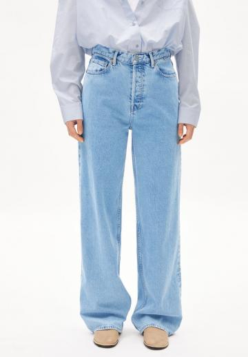 Клешеные джинсы