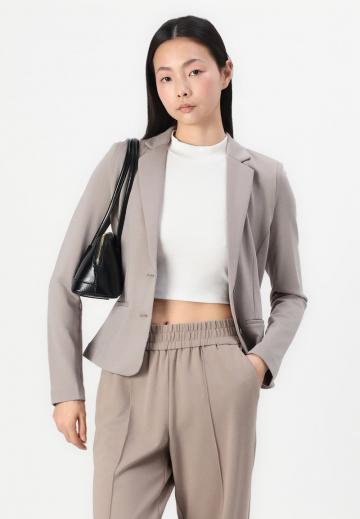 Блейзер с накладными карманами