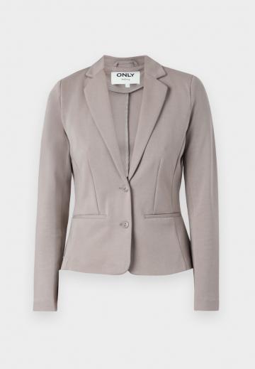 Блейзер с накладными карманами