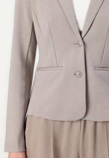 Блейзер с накладными карманами