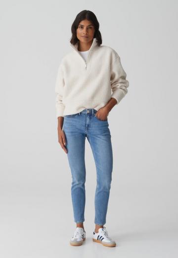 Узкие джинсы