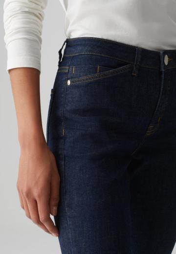 Узкие джинсы