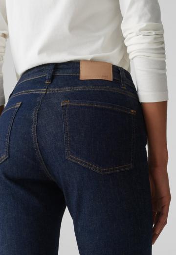 Узкие джинсы