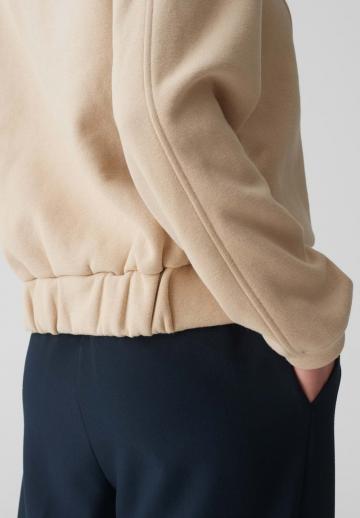 Пуловер с капюшоном