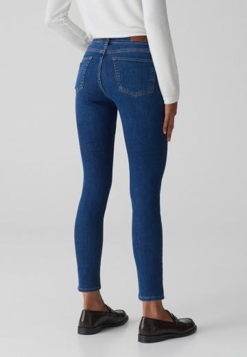 Узкие джинсы