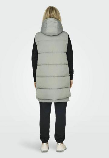 Длинный жилет