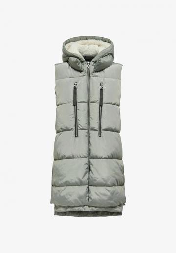 Длинный жилет