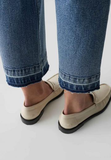 Короткие джинсы