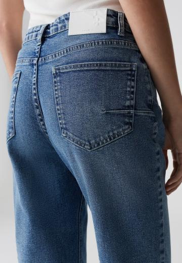 Короткие джинсы