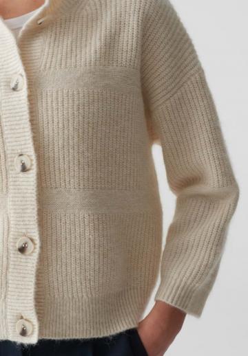 Вязаная кофта