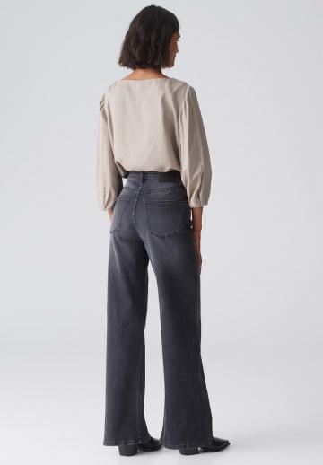 Прямые джинсы