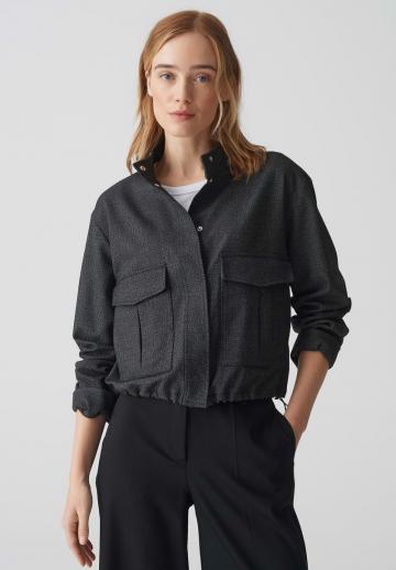Блейзер с накладными карманами