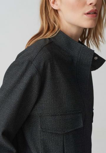 Блейзер с накладными карманами