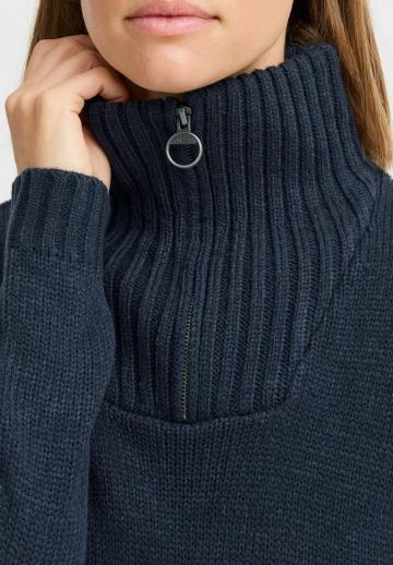 Вязаное платье