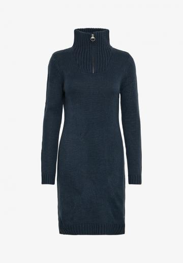 Вязаное платье