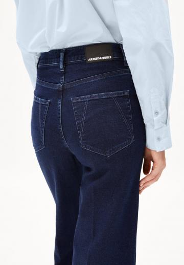 Короткие джинсы