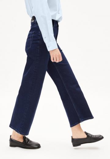 Короткие джинсы