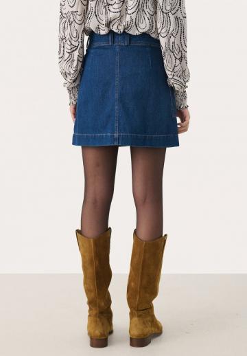 Юбка с накладными карманами