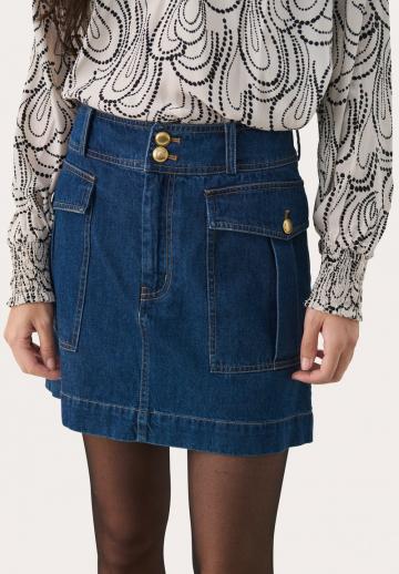 Юбка с накладными карманами