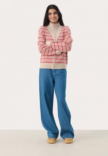 Жаккардовая вязаная кофта