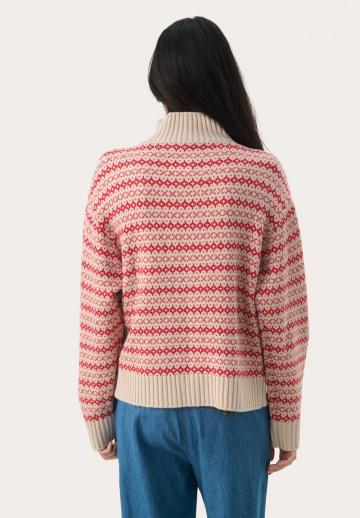 Жаккардовая вязаная кофта