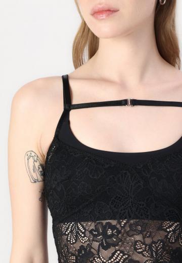 Топ на бретельках