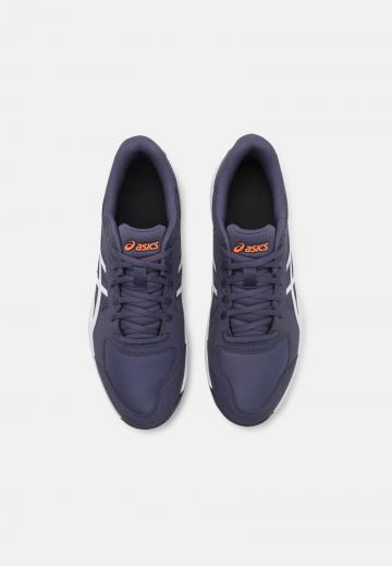 Теннисные кроссовки