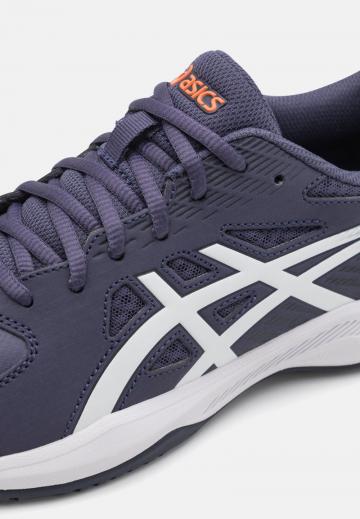 Теннисные кроссовки